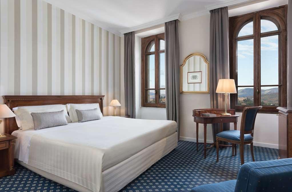 โรงแรมซินา บรูฟานี เปรูจา ห้อง รูปภาพ A room at the hotel