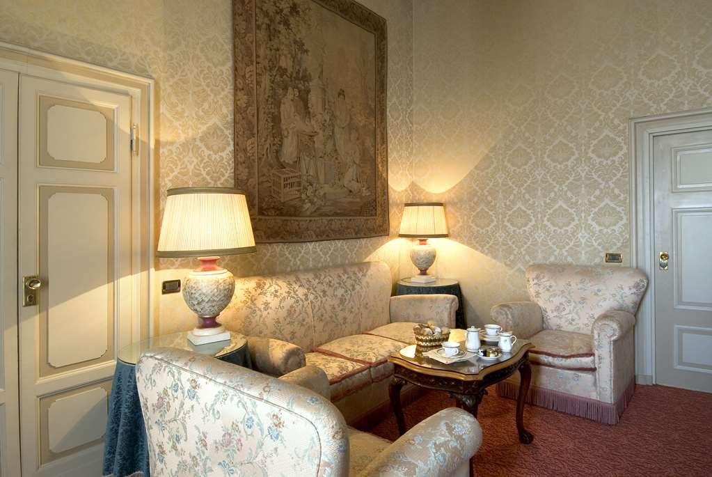 โรงแรมซินา บรูฟานี เปรูจา ห้อง รูปภาพ A suite at the hotel