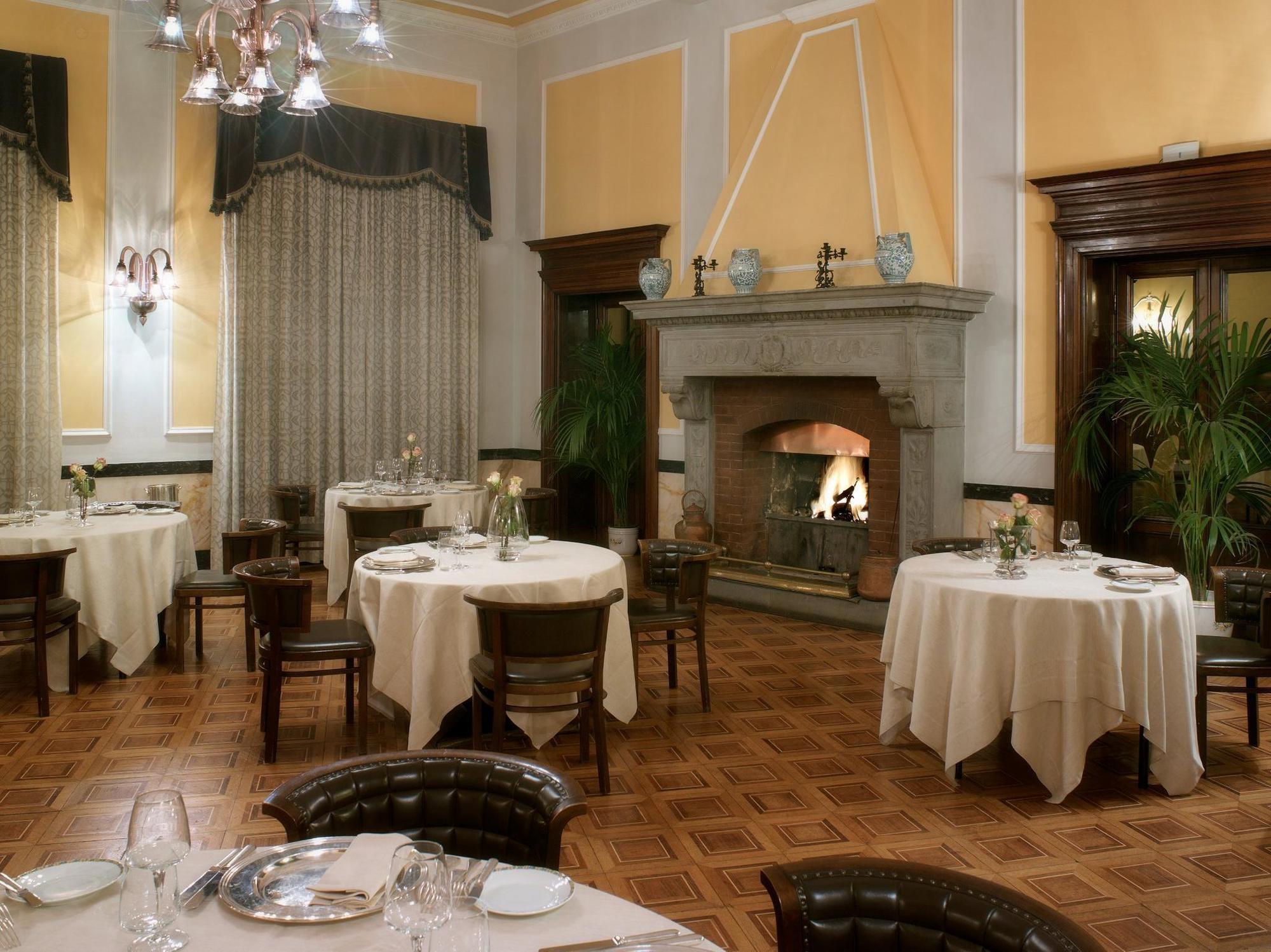 โรงแรมซินา บรูฟานี เปรูจา ภายนอก รูปภาพ The restaurant